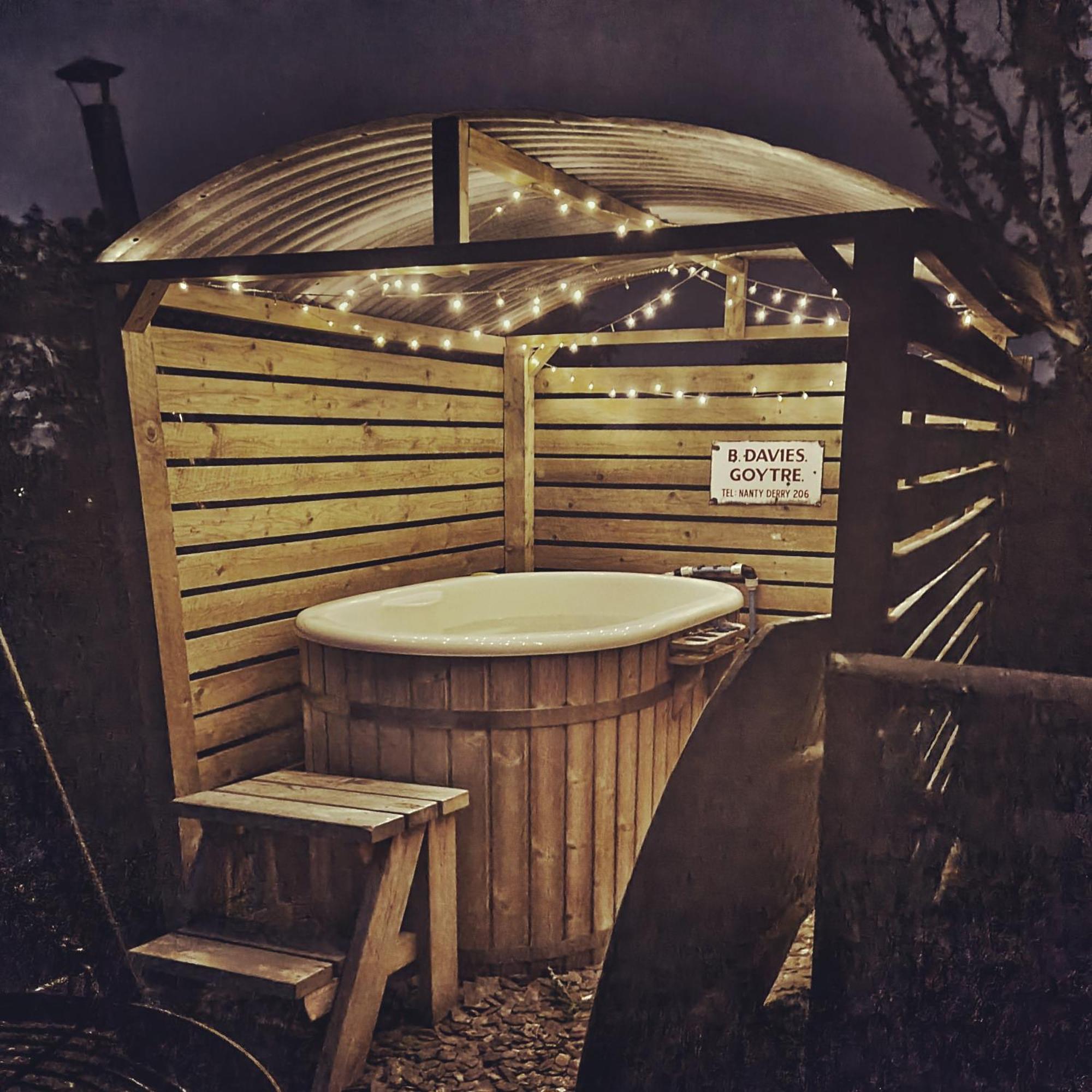 Under The Oak Glamping Hotell Caerphilly Exteriör bild
