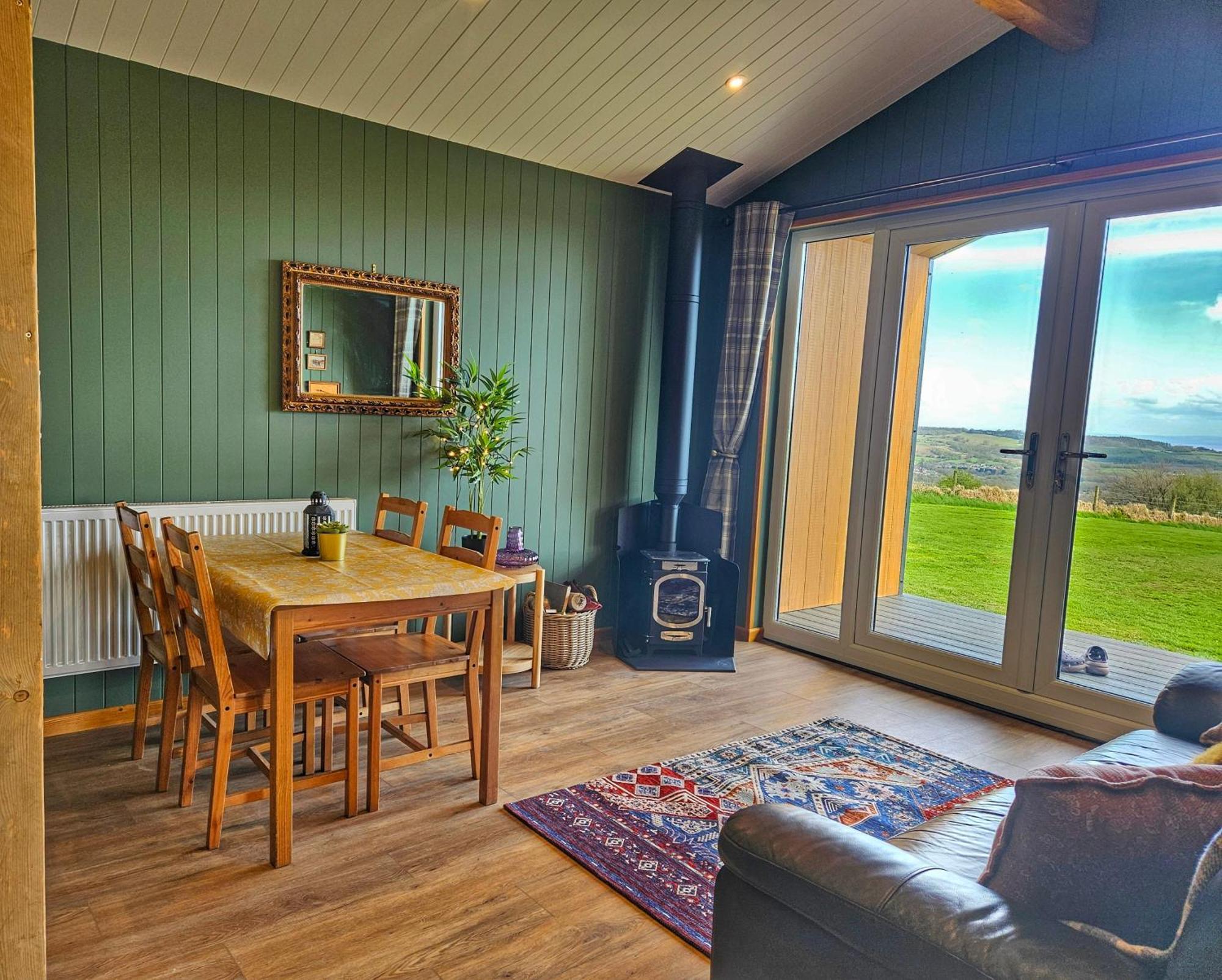 Under The Oak Glamping Hotell Caerphilly Exteriör bild