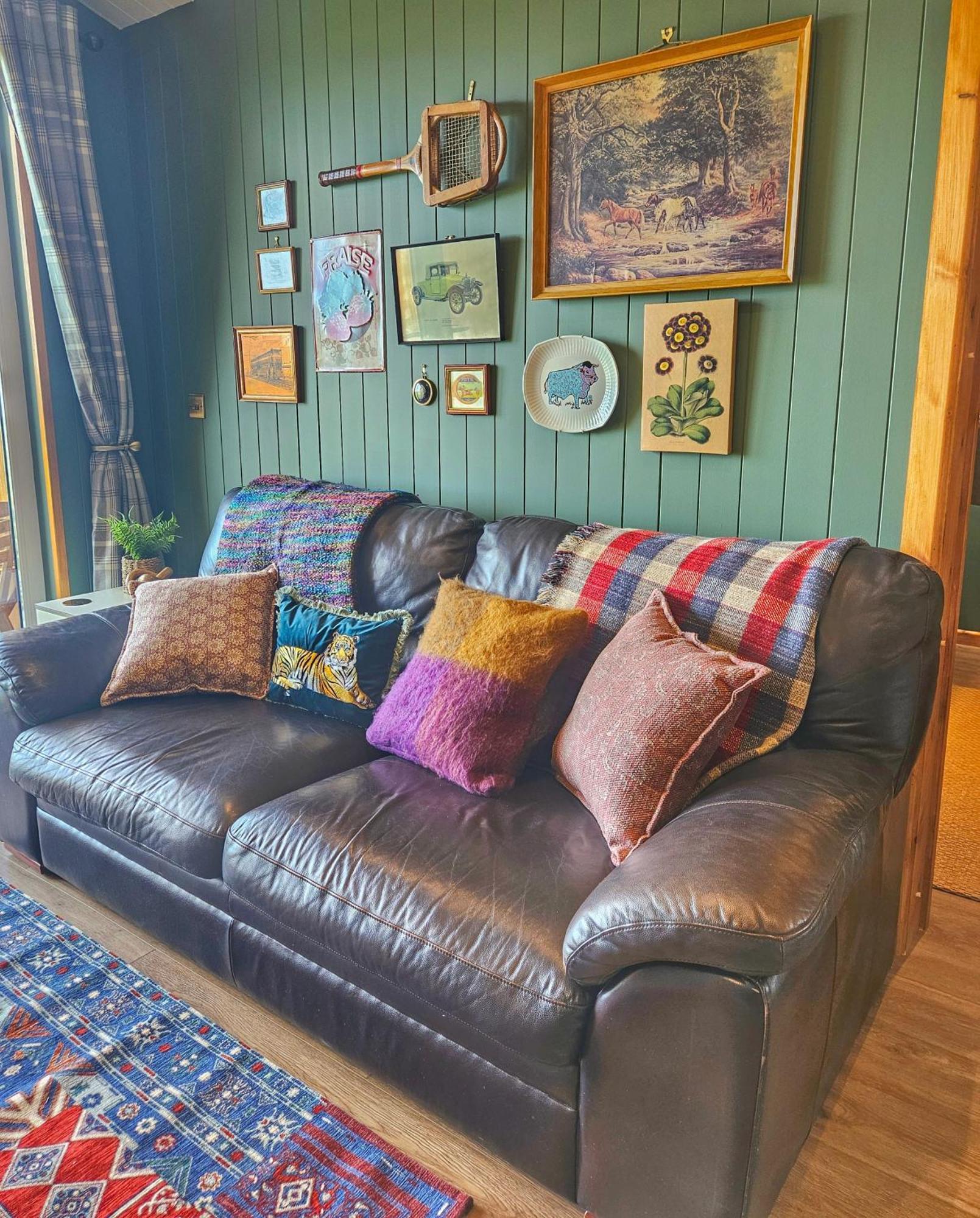 Under The Oak Glamping Hotell Caerphilly Exteriör bild